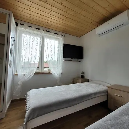 Dom wakacyjny I Goscinne A A Malinowscy Stegna (Pomerania)